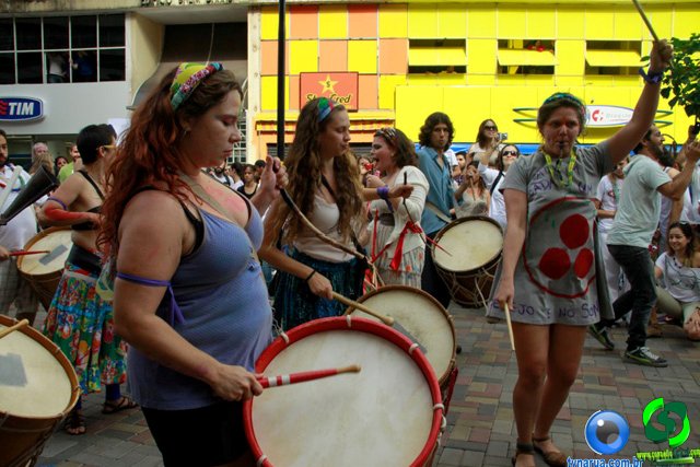 03-06-2012marcha_das_vadias_londrina_07.jpg