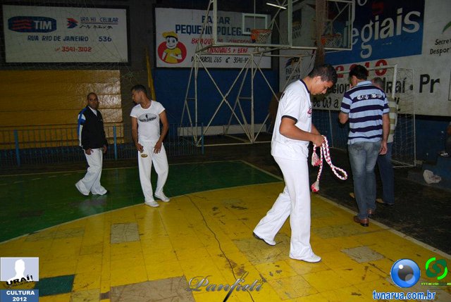 26-05-2012_capoeira_Urai_30.jpg