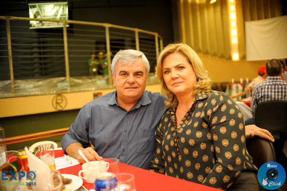 06-04-2018_ExpoLondrina_16_Leilao_Dez_Marcas_20.jpg