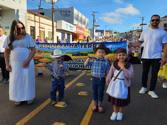 Desfile Comemorartivo - 01/05/2026 em Assai - Assai 94 Anos - Foto 51