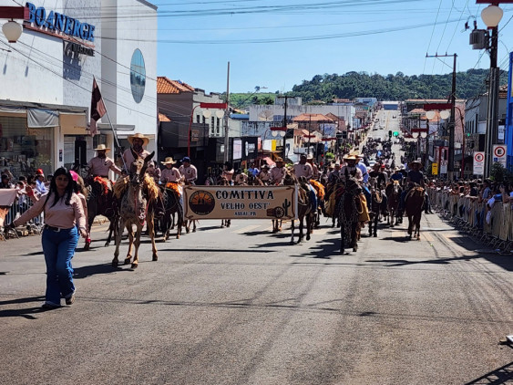 Desfile Comemorartivo - 01/05/2026 em Assai - Assai 94 Anos - Foto 258