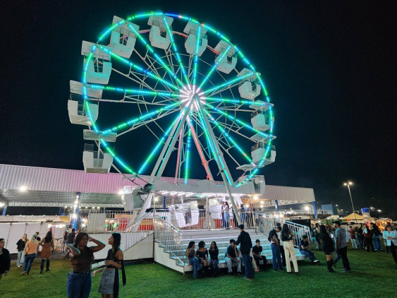 Marcos e Belutti - 01/05/2026 em Assai - Assai 94 Anos - Foto 15