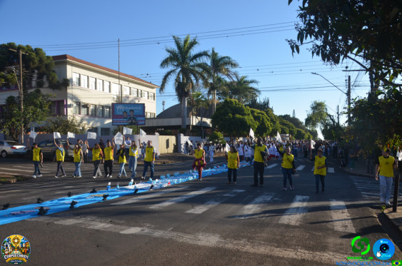 Fieis em Cornelio Procopio - Procissao de Corpus Christi - Foto 13