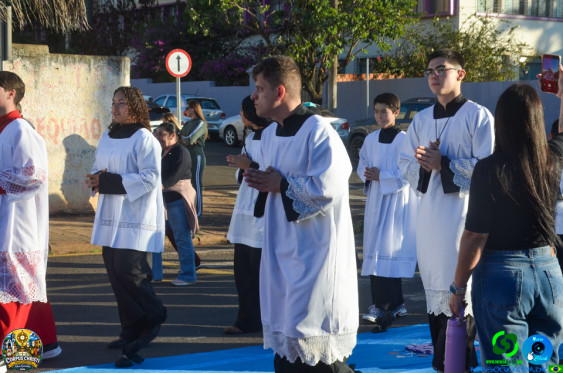 Fieis em Cornelio Procopio - Procissao de Corpus Christi - Foto 29
