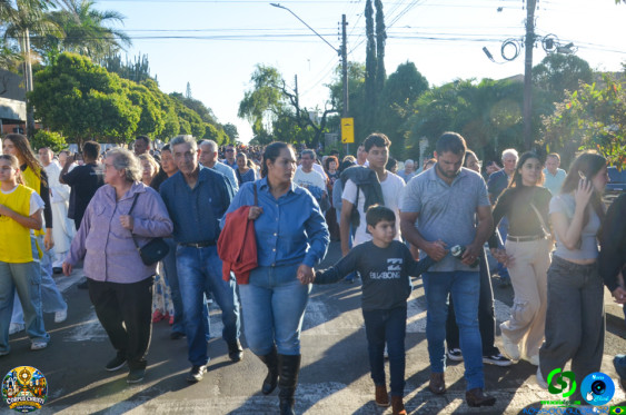 Fieis em Cornelio Procopio - Procissao de Corpus Christi - Foto 39