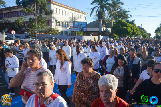 Fieis em Cornelio Procopio - Procissao de Corpus Christi - Foto 48