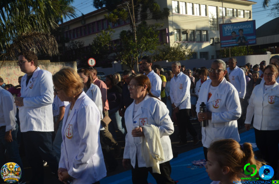 Fieis em Cornelio Procopio - Procissao de Corpus Christi - Foto 58