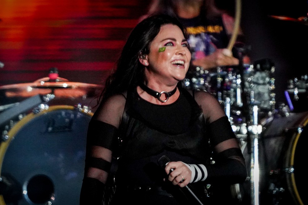 Evanescence é prejudicado por som baixo, mas compensa com bom revival de new metal no Rock in Rio