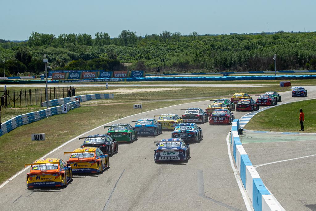 A Stock Car entregou uma corrida animada e com belas disputas em El Pinar (Magnus Torquato/Stock Car)